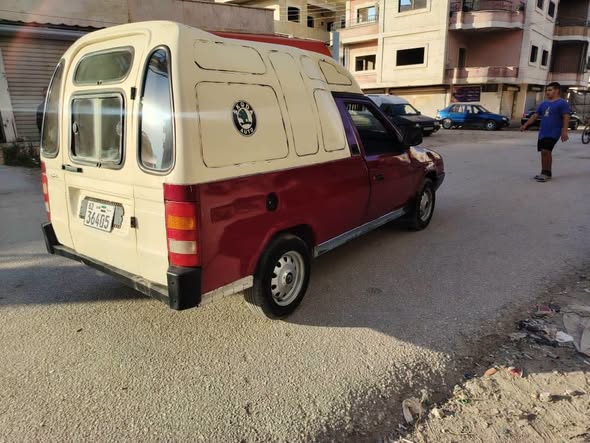 سكودا بيكاب 1994 - صورة 1