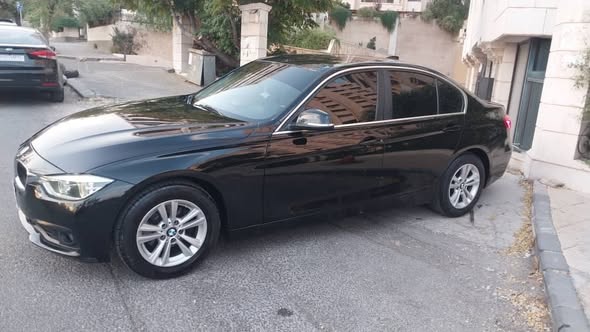 بي إم دبليو 318i 2018 - صورة 4