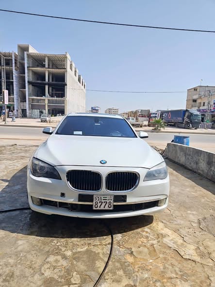بي إم دبليو 750 2011 - صورة 1