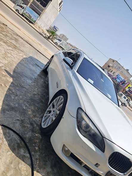 بي إم دبليو 750 2011 - صورة 2