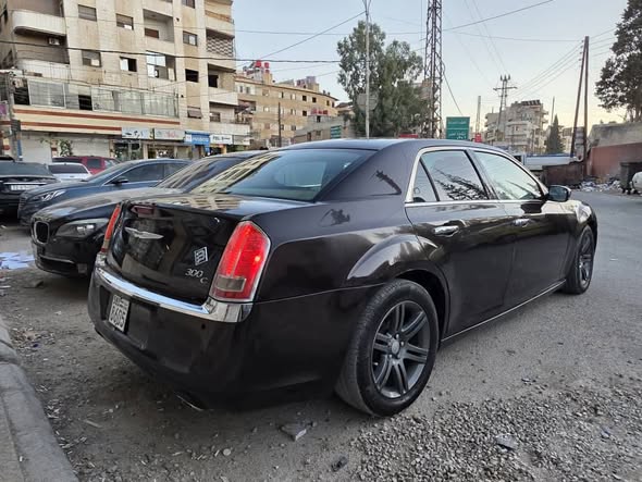 كرايزر 300C 2012 - صورة 2