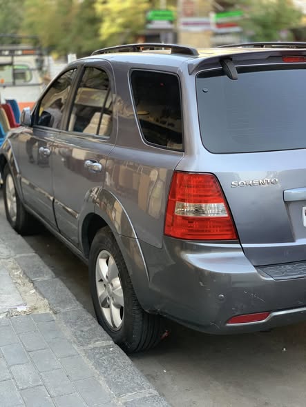 كيا سورينتو 2009 - صورة 4