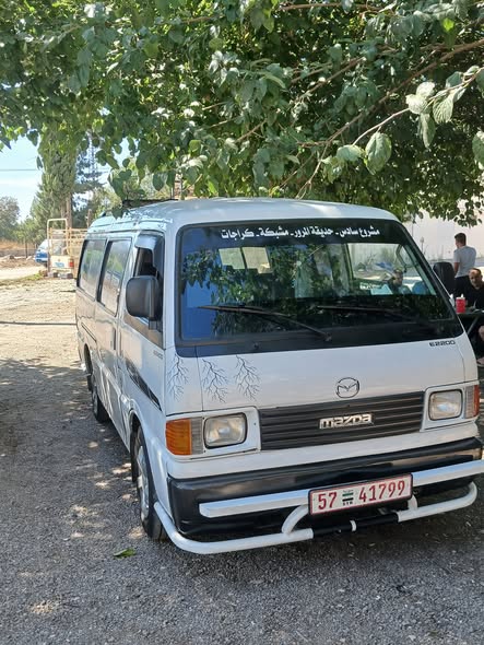 مازدا E2200 1994 - صورة 1