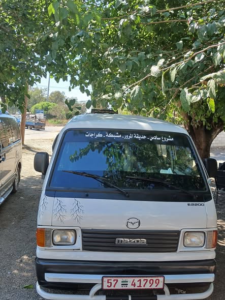 مازدا E2200 1994 - صورة 2