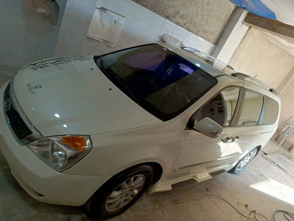 كيا كرنفال 2012 - صورة 2