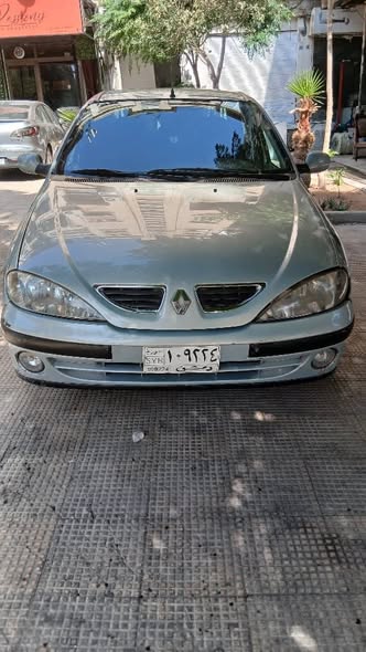 رينو ميغان 2004 - صورة 1