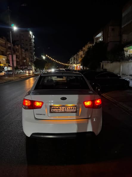 كيا سيراتو 2010 - صورة 4