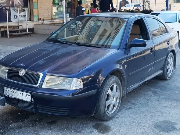 سكودا اوكتافيا 2002 - صورة 1