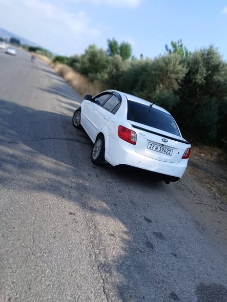 كيا ريو 2011 - صورة 3