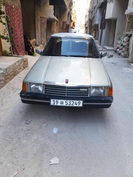 مازدا 929 1983 - صورة 1