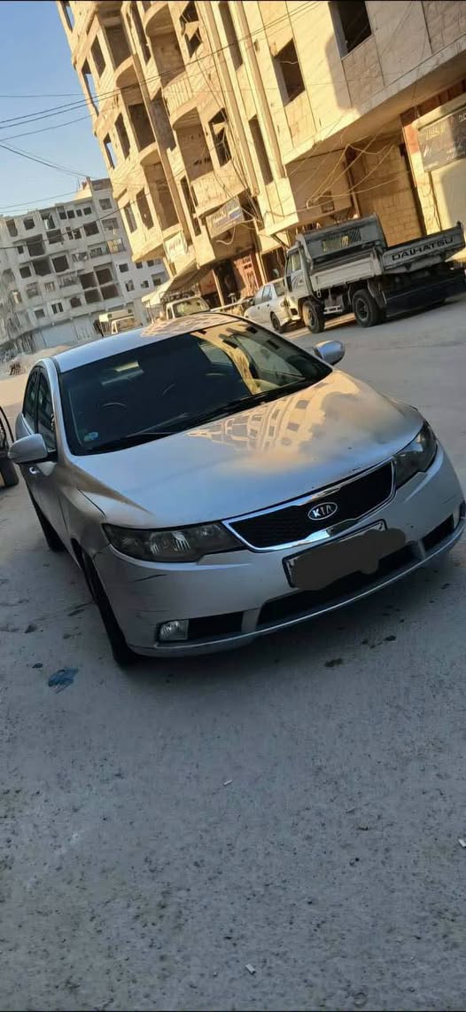 كيا فورتي 2009
