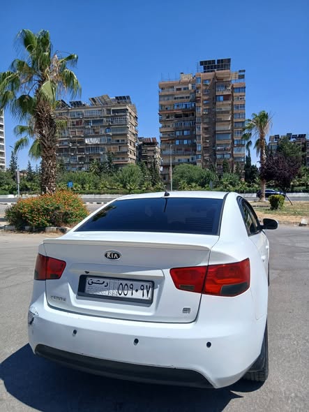 كيا فورتي 2010 - صورة 2
