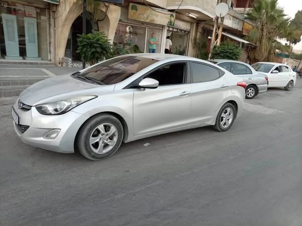 هيونداي أفانتي 2011 - صورة 3