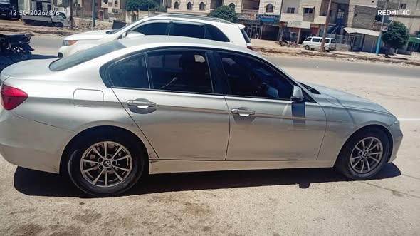 بي إم دبليو 320 2012 - صورة 4