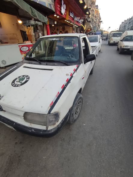 سكودا بيك أب 1998 - صورة 1