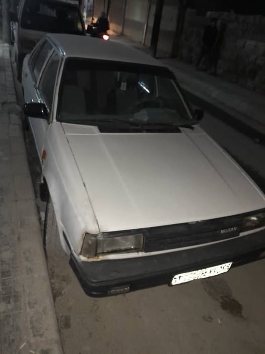 نيسان 1200 1983
