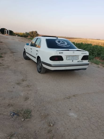 مرسيدس E 250 2001 - صورة 2