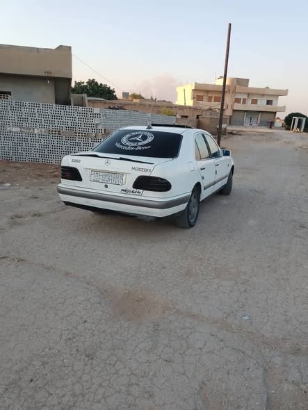 مرسيدس E 250 2001 - صورة 3