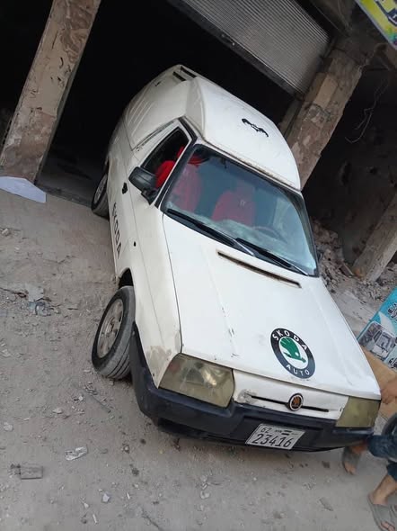 سكودا Pickup 1995 - صورة 2