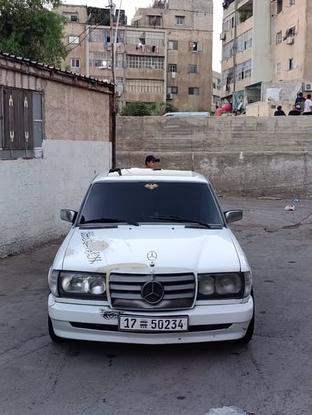 ميرسيدس E230 1980 - صورة 4