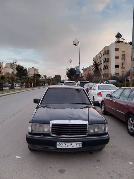 مرسيدس 190 1993 - صورة 1