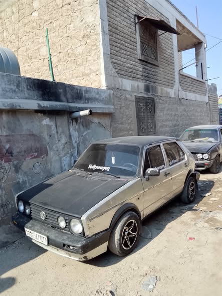 فولكس فاجن غولف 1976 - صورة 1