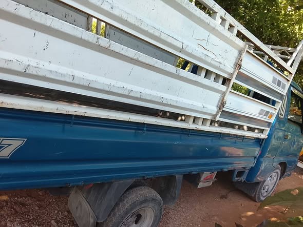 هيونداي H-100 2001 - صورة 3