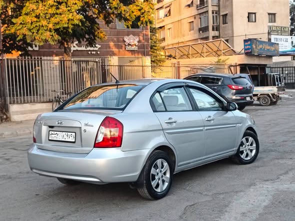 هيونداي فيرنا 2007 - صورة 4