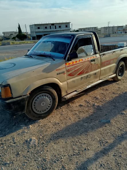 مازدا بيك اب 1992 - صورة 1