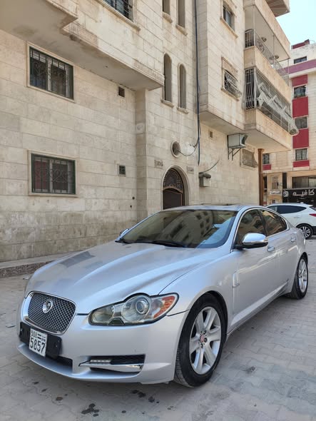 جاكوار XF 2011 - صورة 1