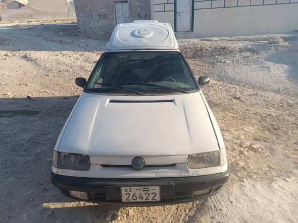 سكودا بيك أب 2000 - صورة 1