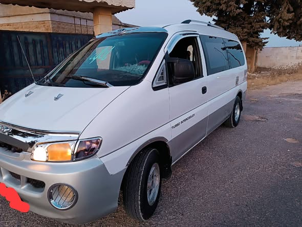 هيونداي H-1 1998 - صورة 1