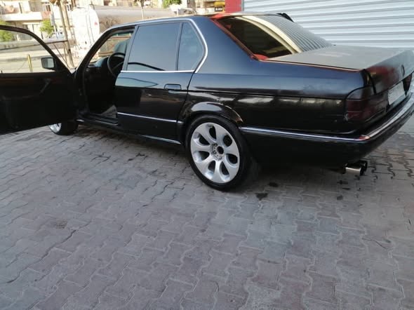 بي إم دبليو 735 1990 - صورة 2