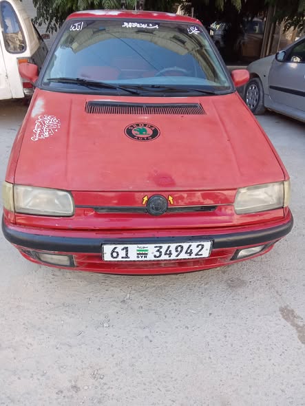 سكودا بيك أب 1997 - صورة 1
