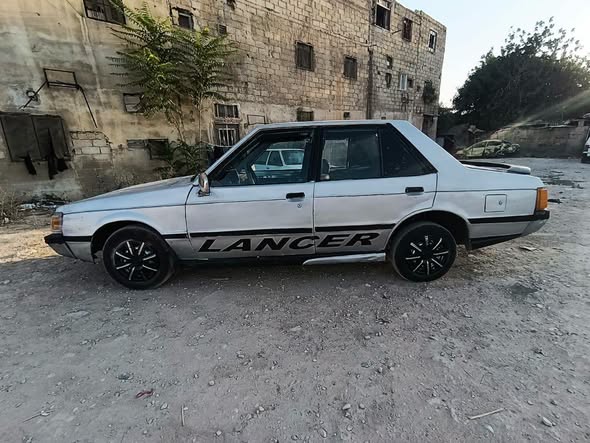 ميتسوبيشي لانسر 1983 - صورة 1