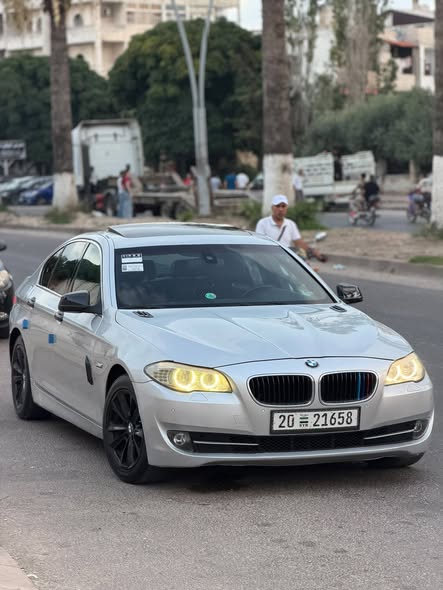 بي إم دبليو 520 2011 - صورة 4