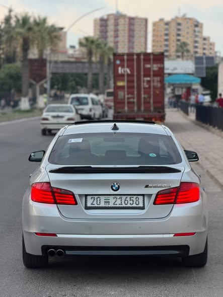 بي إم دبليو 520 2011 - صورة 5