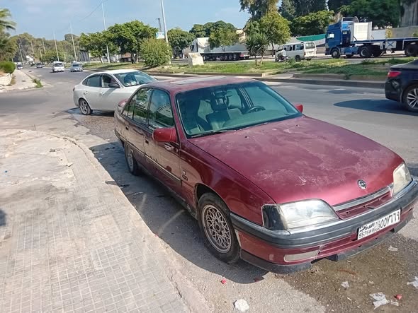 أوبل اوميكا 1992 - صورة 1