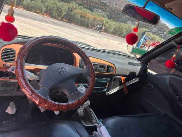 هيونداي H100 2001 - صورة 4