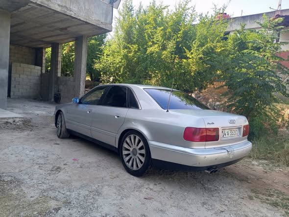أودي A8 1999 - صورة 1