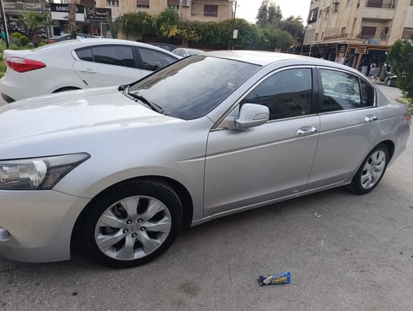 هوندا أكورد 2010 - صورة 2