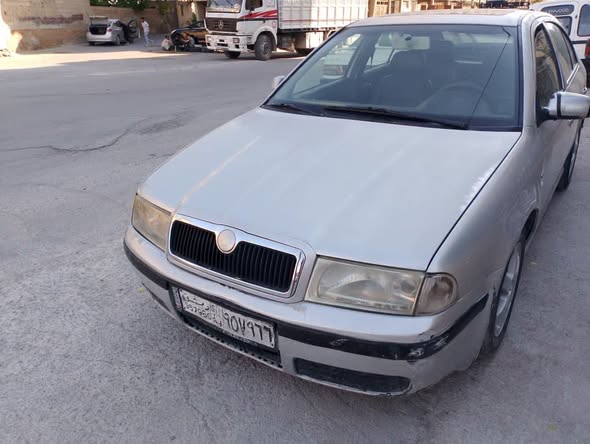 سكودا أوكتافيا 2003 - صورة 1