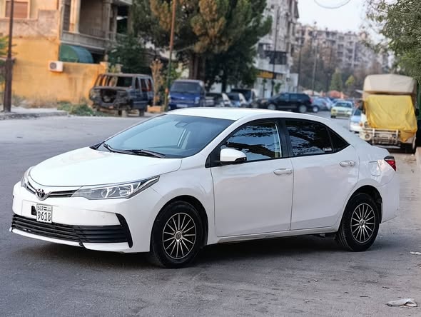 تويوتا كورولا 2018 - صورة 1