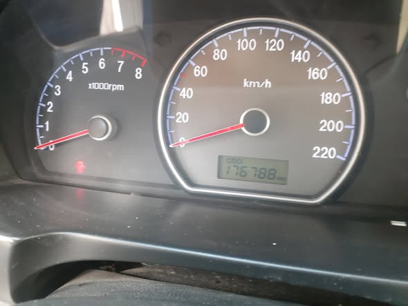 هيونداي افانتي 2009 - صورة 5