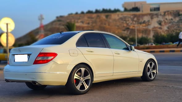 مرسيدس C300 2011 - صورة 5
