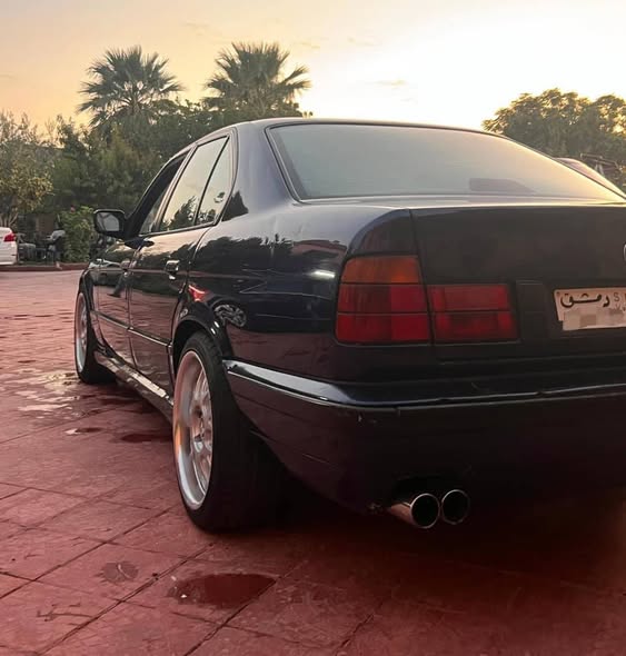 بي إم دبليو 525i 1992 - صورة 2