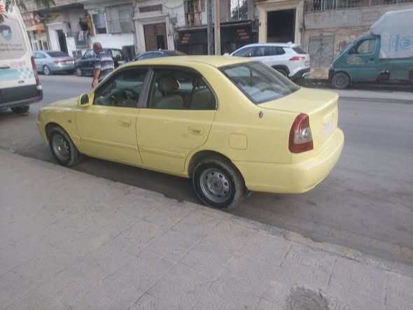 هيونداي فيرنا 2010 - صورة 4