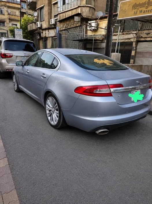 جاكوار XF 2011