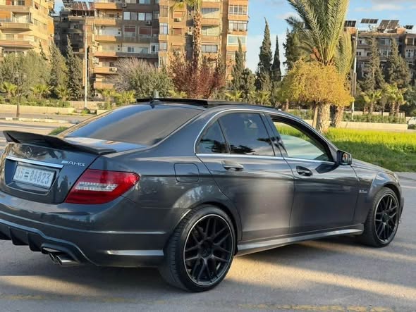 مرسيدس C350 2011 - صورة 2