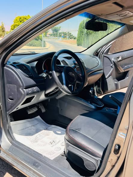 كيا فورتي 2011 - صورة 4